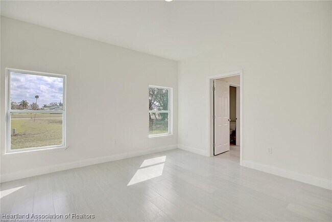Building Photo - 6909 Salem Ct
