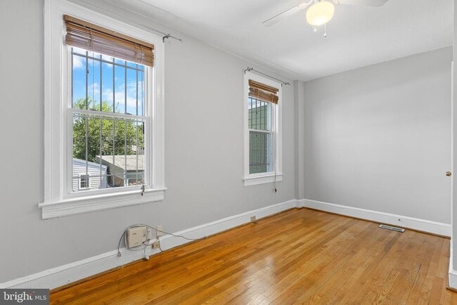 Building Photo - 1816 Rosedale St NE