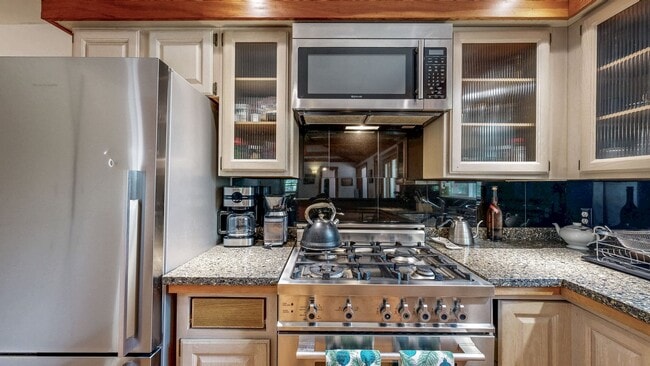 Building Photo - 1250 Bentley Dr