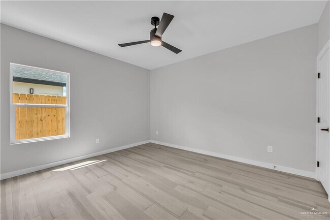 Building Photo - 11400 N 25th St