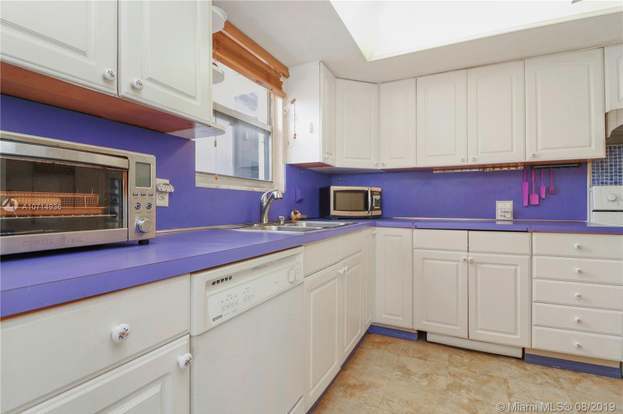 Building Photo - 1351 NE Miami Gardens Dr