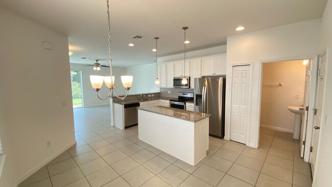 Building Photo - 3/2.5 Town Home in Sawgrass Landing In Orl...