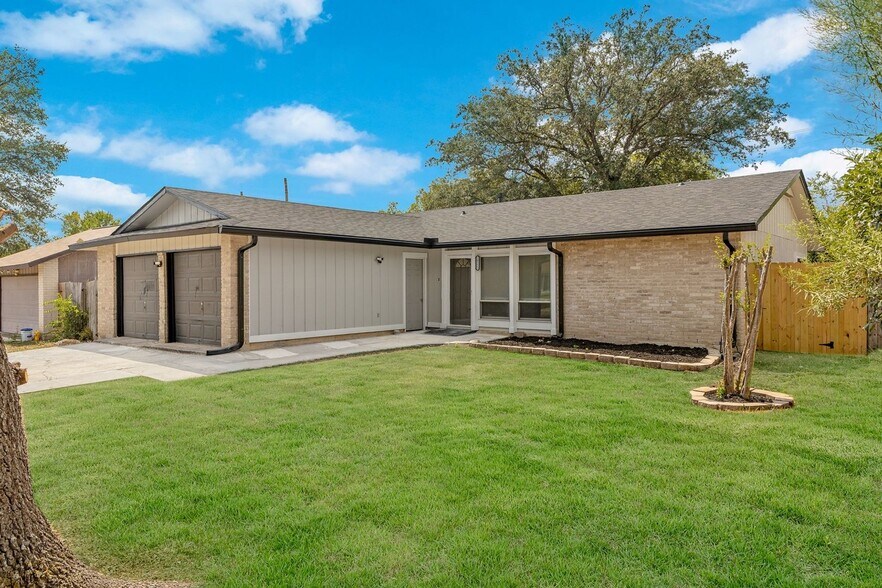 Building Photo - 10223 Flatland Trail