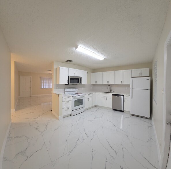 Building Photo - 2526 Taylor St