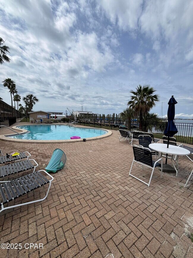 Building Photo - 5505 Sun Harbor Rd