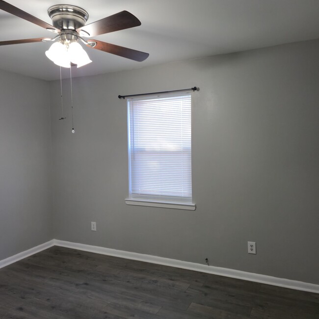 Building Photo - 75 7th Ave