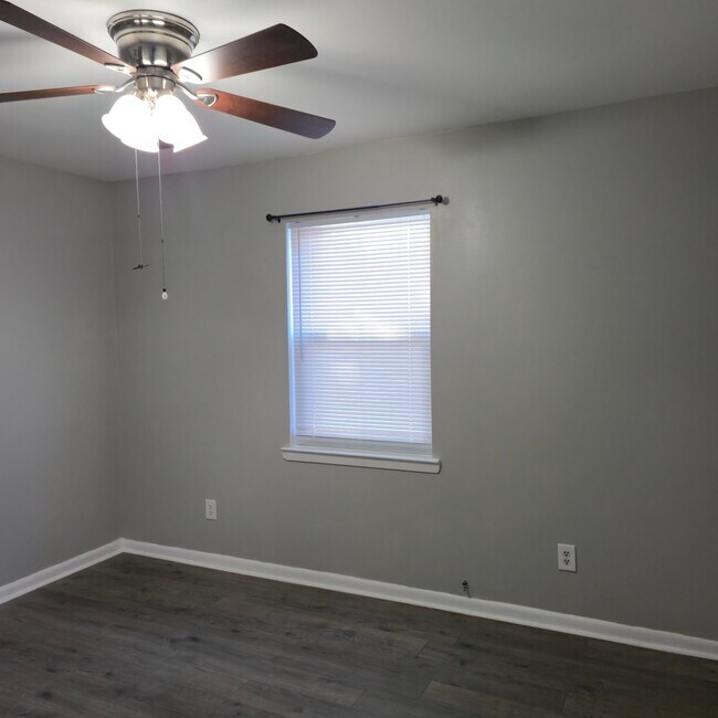 Building Photo - 75 7th St