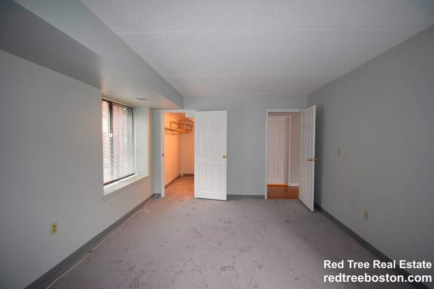 Building Photo - 1243 Beacon St