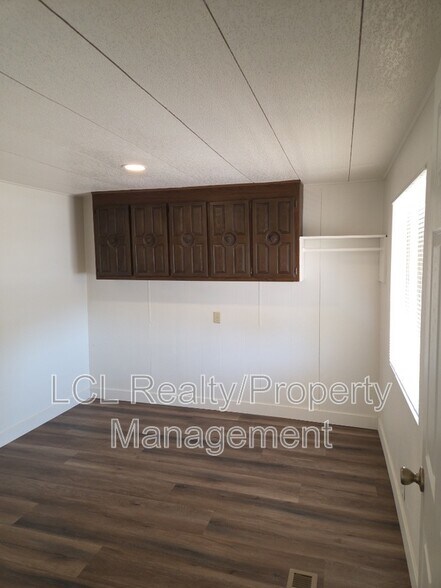 Building Photo - 27642 Van Buren Ave