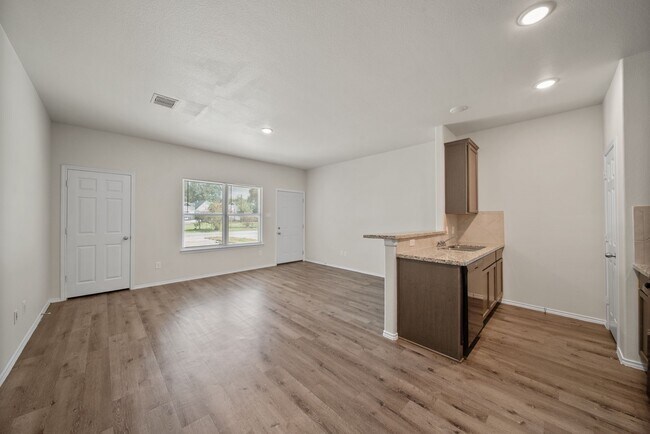 Building Photo - 403 E Avenue G