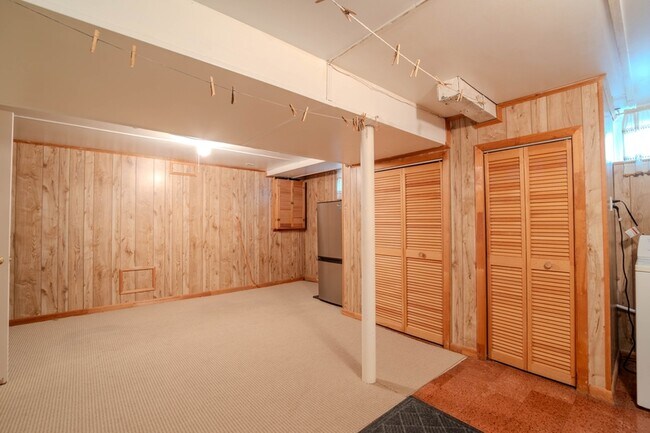 Building Photo - 6 Hammen Ave