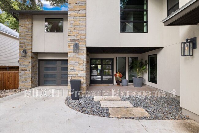 Building Photo - 180 Lake Ridge Dr