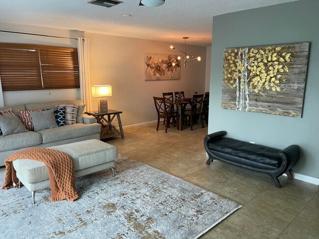 Building Photo - 187 Auburn Dr