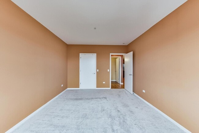 Building Photo - 6436 Roosevelt Rd