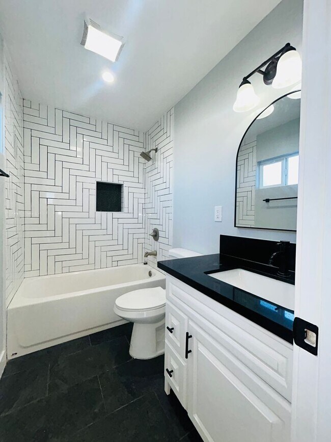 Building Photo - 4108 W 106th St