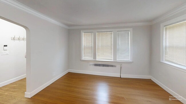 Building Photo - Greycliff 3 Bed