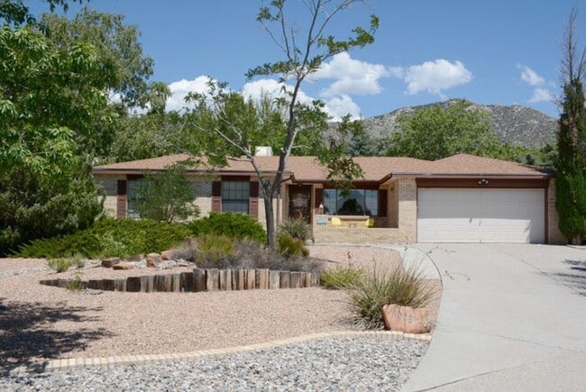 Primary Photo - Foothills 3/BD 2/BA 2/CG