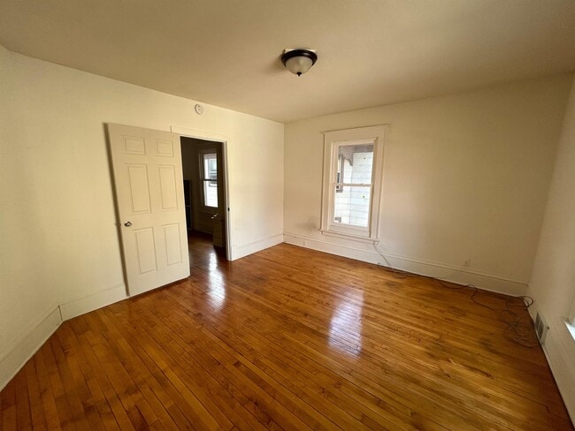 Building Photo - 120 S Blair St