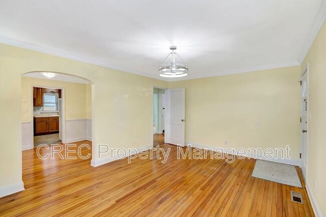 Building Photo - 9 Penn Ave