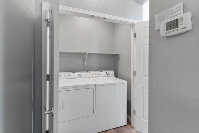 Building Photo - Beautifully upgraded 2Bed 2Bath in Solera Anthem 55+