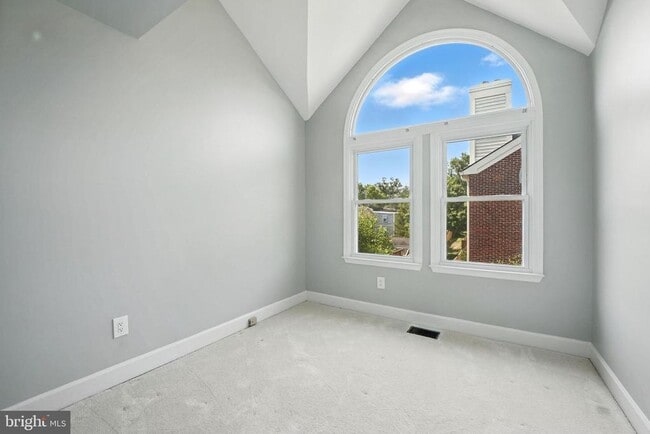 Building Photo - 3911 Courtland Cir