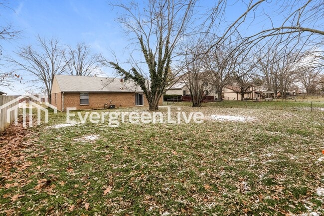 Building Photo - 2836 Miami Village Dr