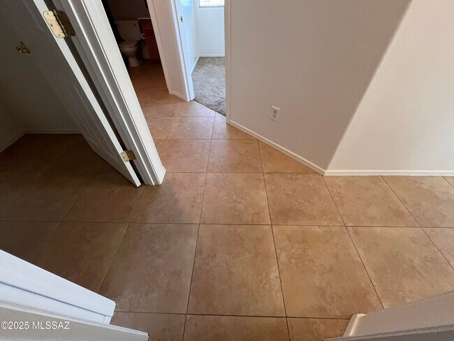 Building Photo - 13268 E Mesquite Flat Spring Dr