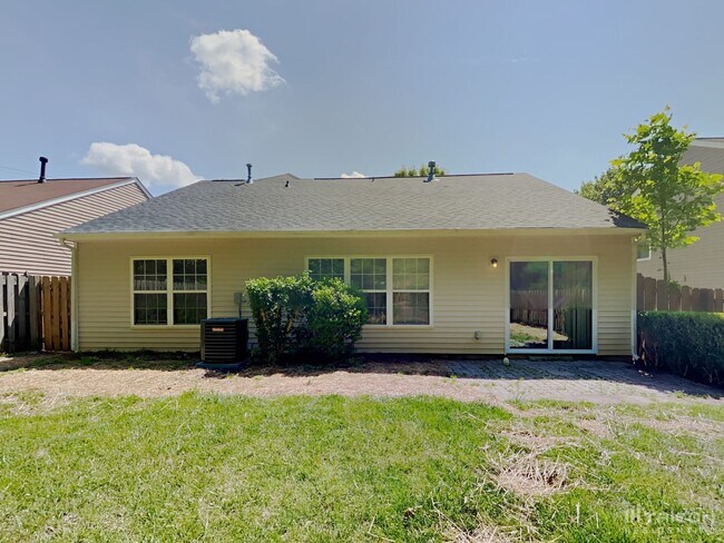 Building Photo - 6631 Sunman Rd