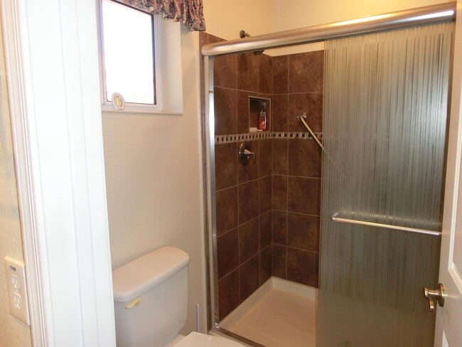 Building Photo - 8646 W Rockwood Dr