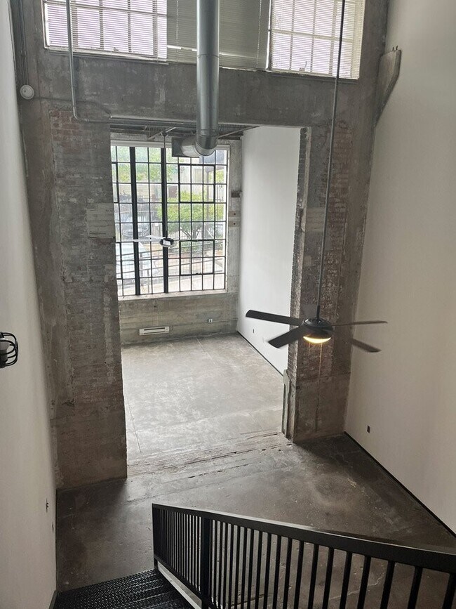 Building Photo - 2400 S Ervay St