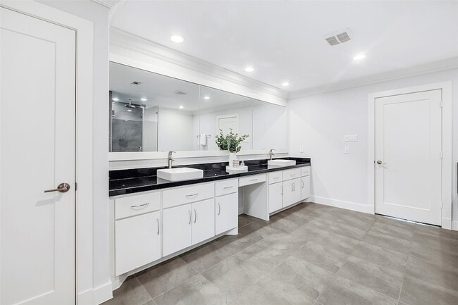 Building Photo - 13412 Preston Cliff Ct