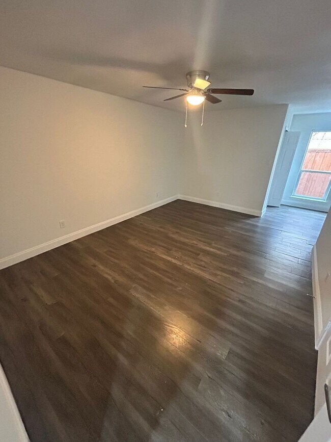 Building Photo - 2905 Spring Brook Dr