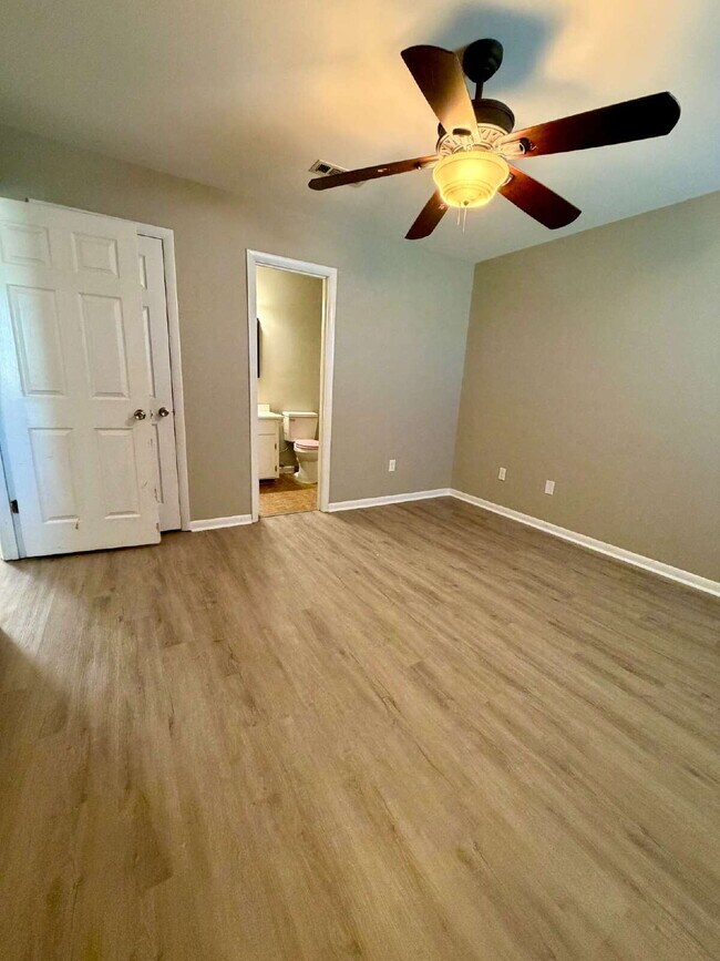 Building Photo - Available now FOR RENT in Enterprise, AL!!