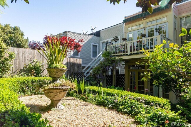 Building Photo - 67 Divisadero St