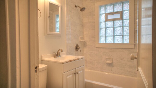 Building Photo - 2865 N Frederick Ave