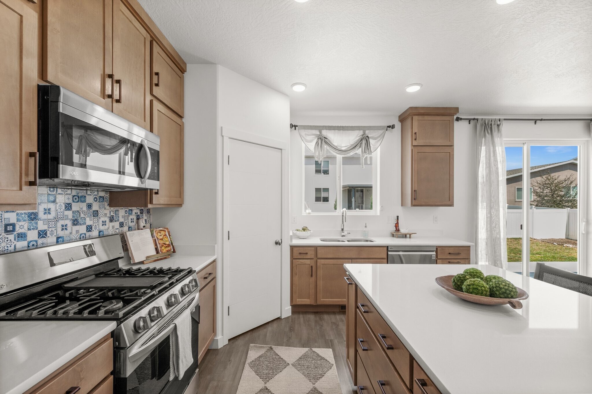 Building Photo - 858 W Wickham Dr