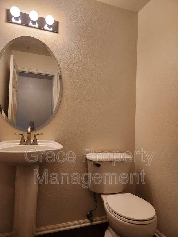 Building Photo - 1601 Great Western Dr