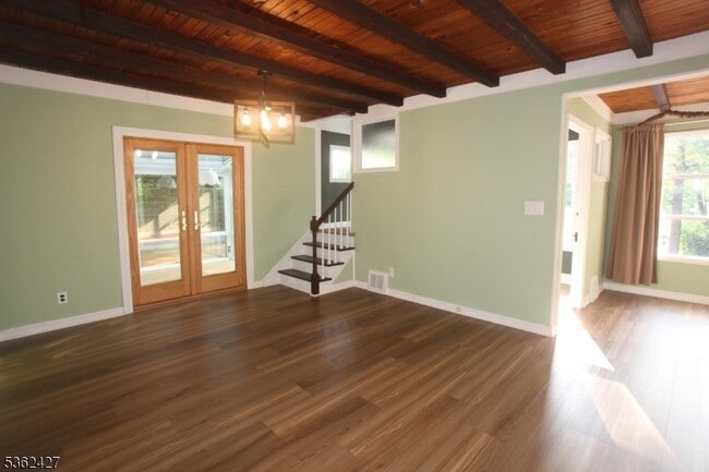 Building Photo - 56 Rogerene Way