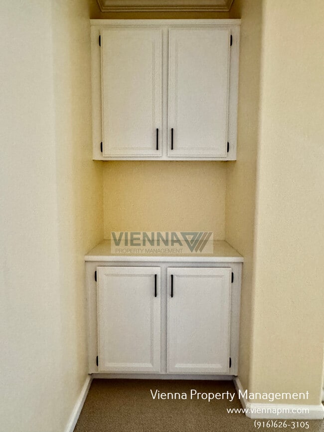 Building Photo - 829 Courtyards Loop