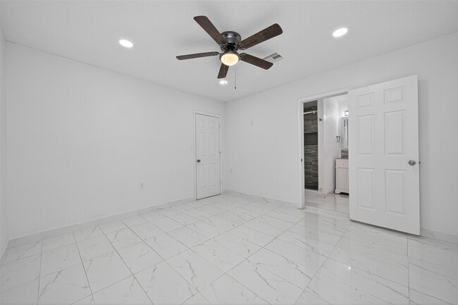 Building Photo - 8203 Huntermoor Cir