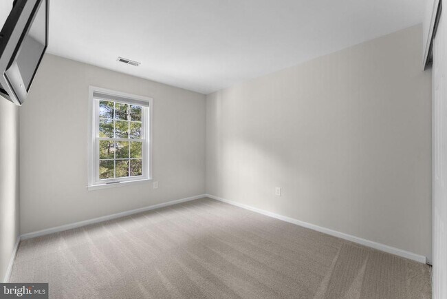 Building Photo - 3484 Legere Ct