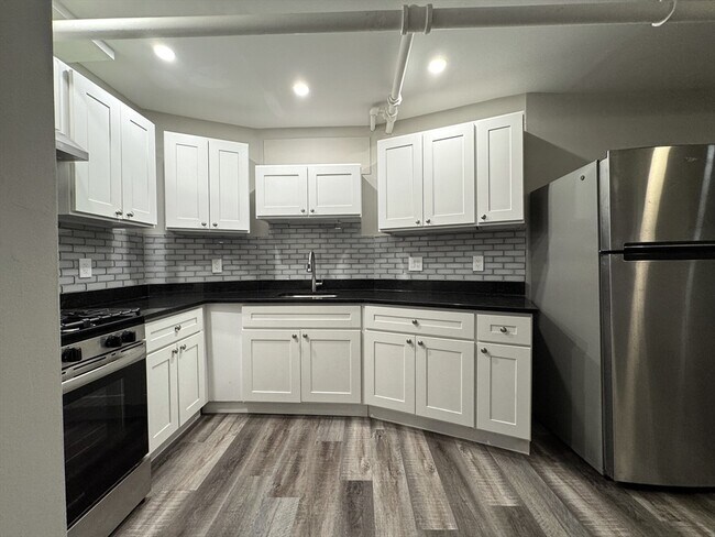 Building Photo - 331 Broadway