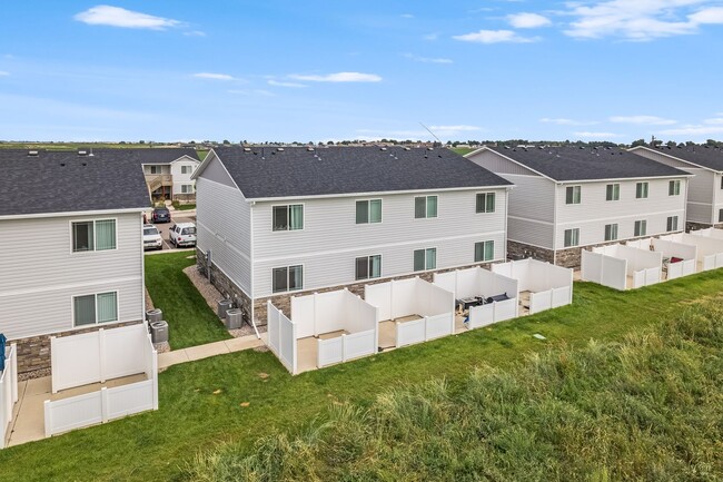 Building Photo - 102 Park View Court