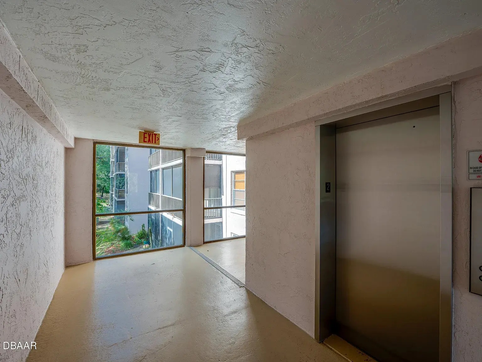 Elevator - 640 N Nova Rd
