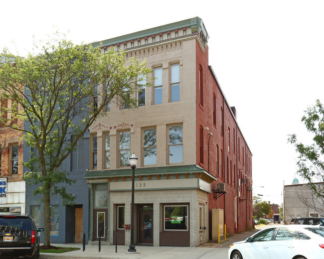 Primary Photo - Reardon Lofts