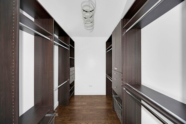 Building Photo - 9059 Oneill Dr