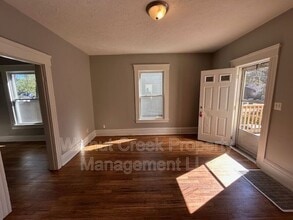 Building Photo - 229 Gates Ave