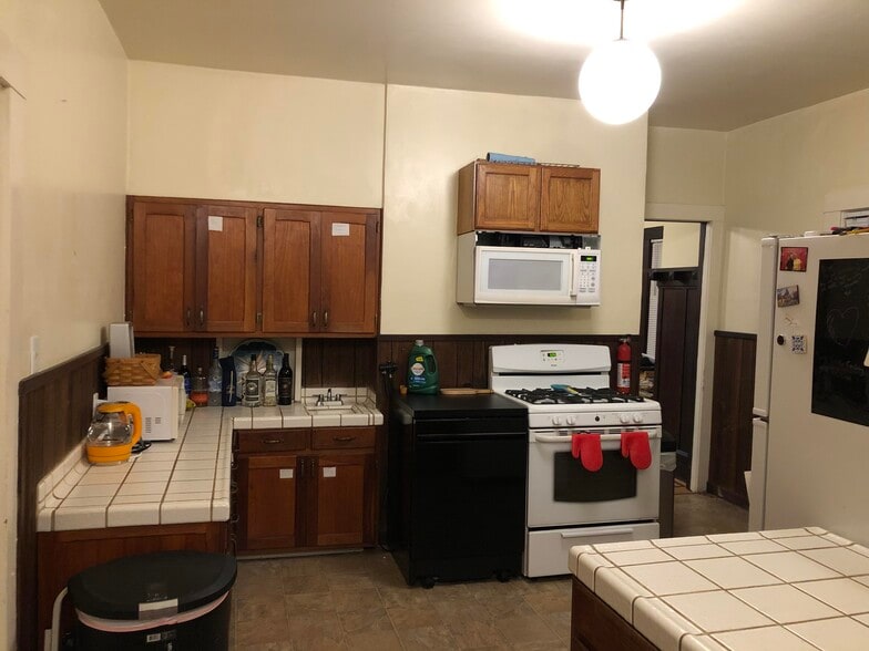 Building Photo - 3042 Halcyon Ct