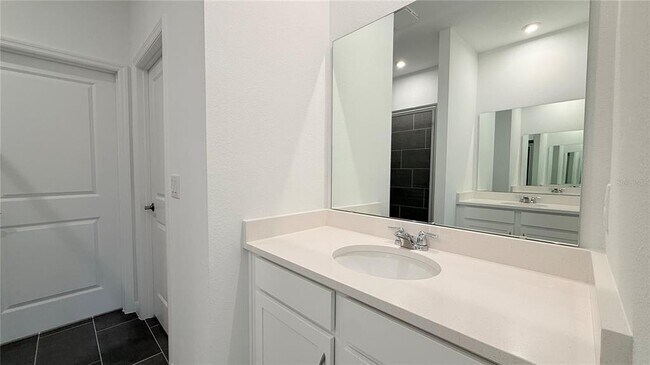 Building Photo - 1315 Normandy Dr