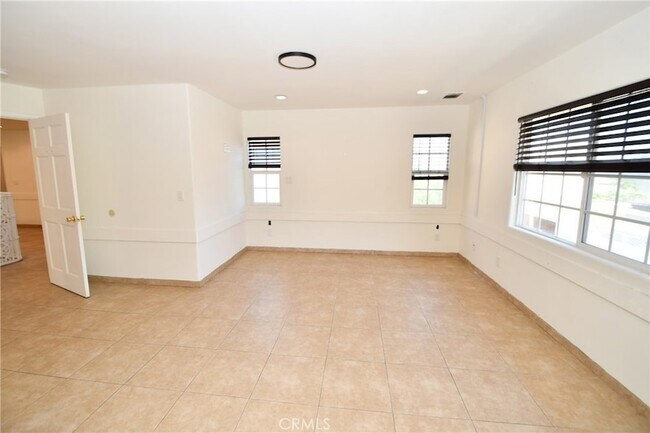 Building Photo - 14103 Fonthill Ave